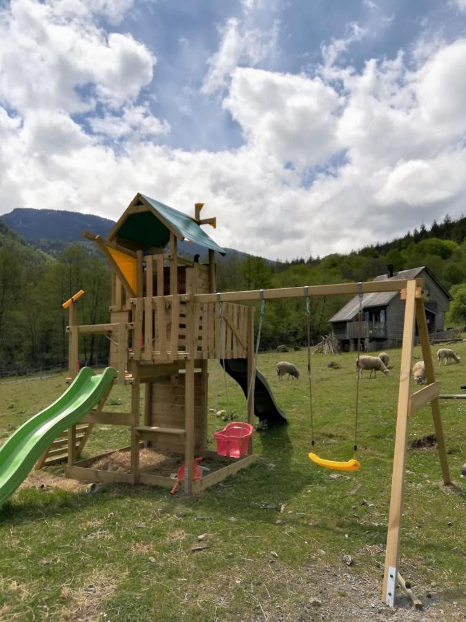 Les Chalets De La Foret D'Issaux Osse-en-Aspe Exterior photo