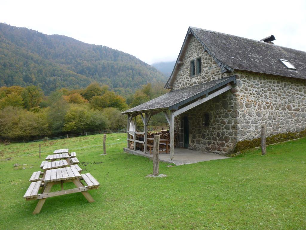Les Chalets De La Foret D'Issaux Osse-en-Aspe Exterior photo